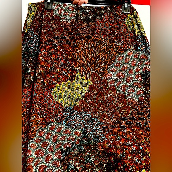 Women’s Elastic Waist Skirt, 34” from waist to hem. Soft polyester material. - Picture 1 of 5